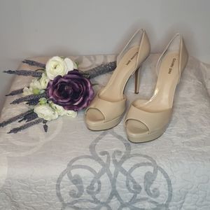***Price Drop***Gianni Bini Nude/Beige Stiletto